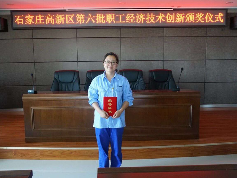 A photo of Zhang Weiyan’s winning the third prize in 2018